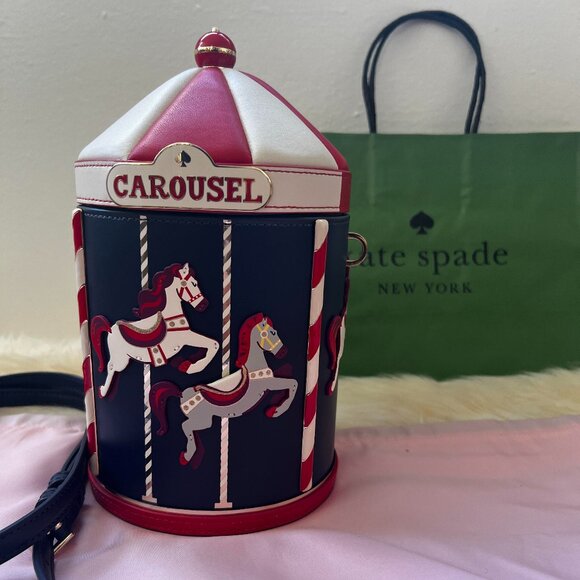 🎠 NWT - KATE SPADE - Winter Wonders 3D Carousel Crossbody 🎠 - Picture 1 of 6